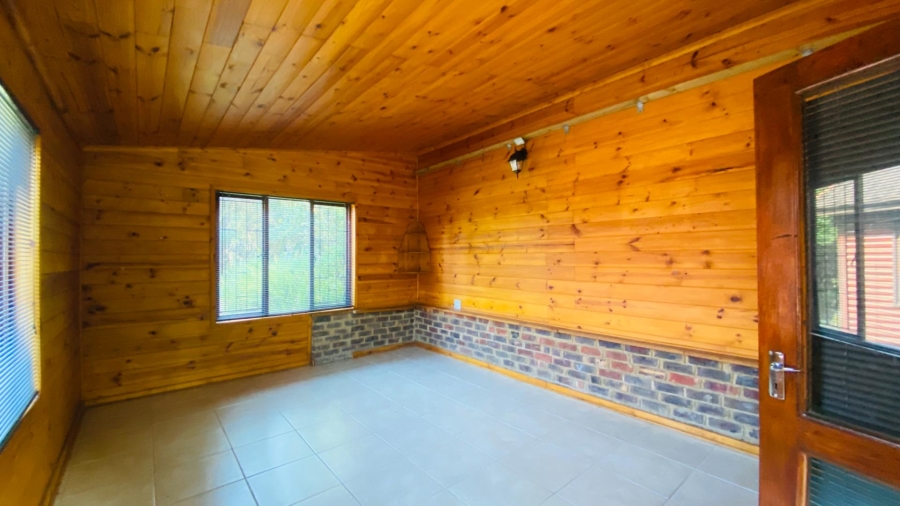 To Let 3 Bedroom Property for Rent in Hunters Home Western Cape